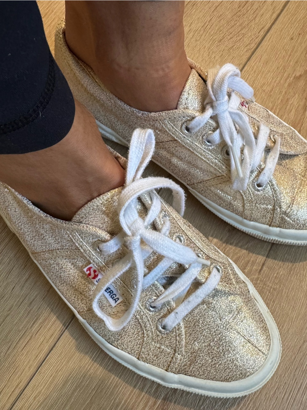 🌟Superga Women’s Gold Shimmer Glitter Canvas Lace Up Sneakers | 8
